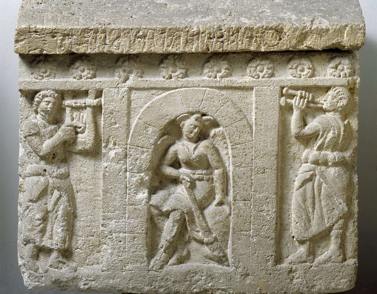 Etrüsk sanatı: “” Lasa, Cehennemin girişindeki Ölüm Cin”” Chiusi