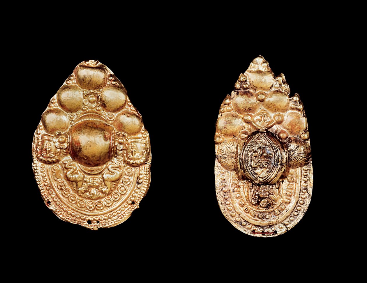 Etrüsk takıları: altın küpe. by Etruscan Etruscan