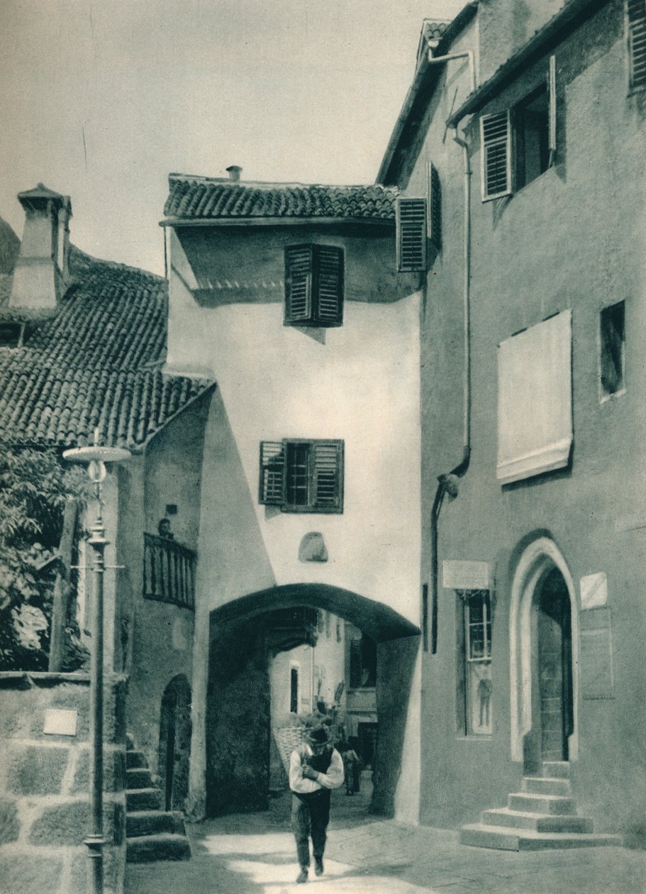 Sakin bir sokak, Merano, Güney Tirol, İtalya, 1927 by Eugen Poppel