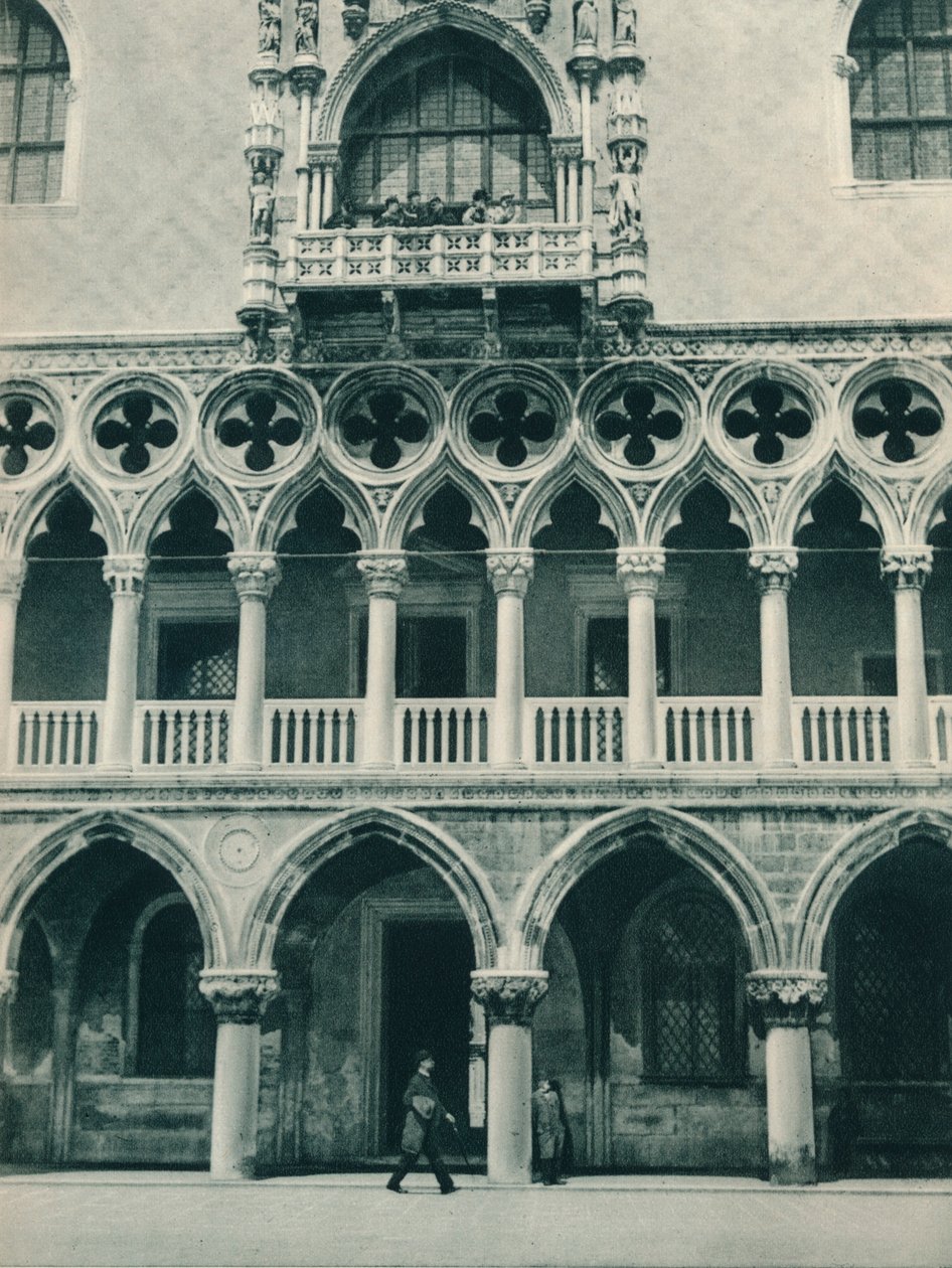 Doges Sarayı'nın bir parçası, Venedik, İtalya, 1927 by Eugen Poppel