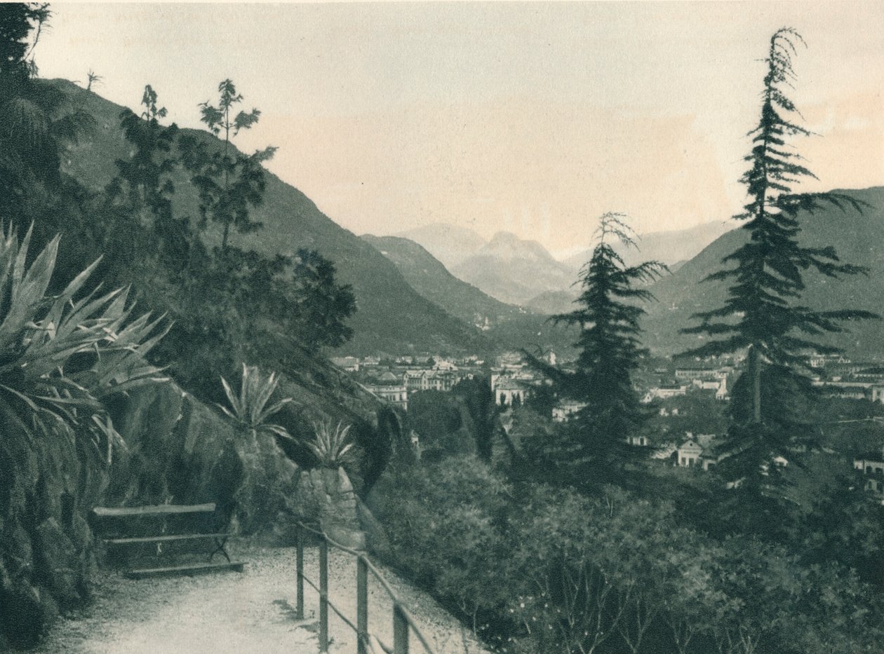 Bolzano kasabasının görünümü, Güney Tirol, İtalya, 1927 by Eugen Poppel