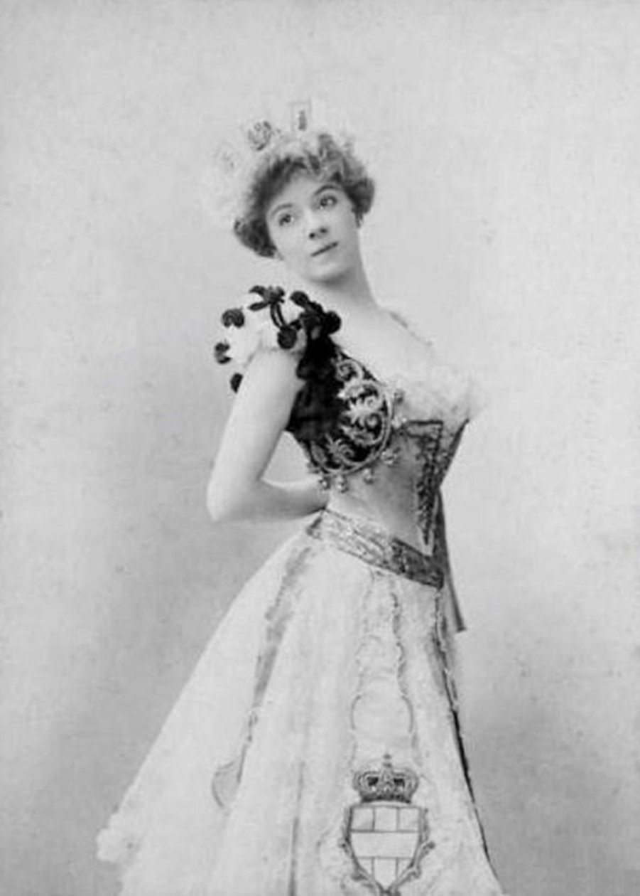 Eugène Pirou tarafından Amélie Diéterle
