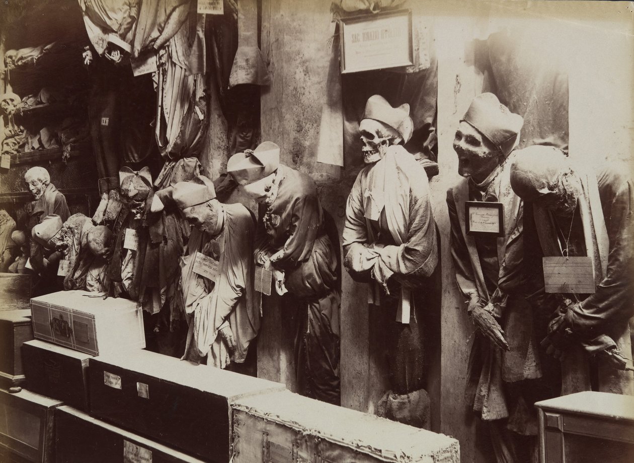Yeraltı mezarları, Capuchin Manastırı, Palermo, yak. 1895. by Eugenio Interguglielmi