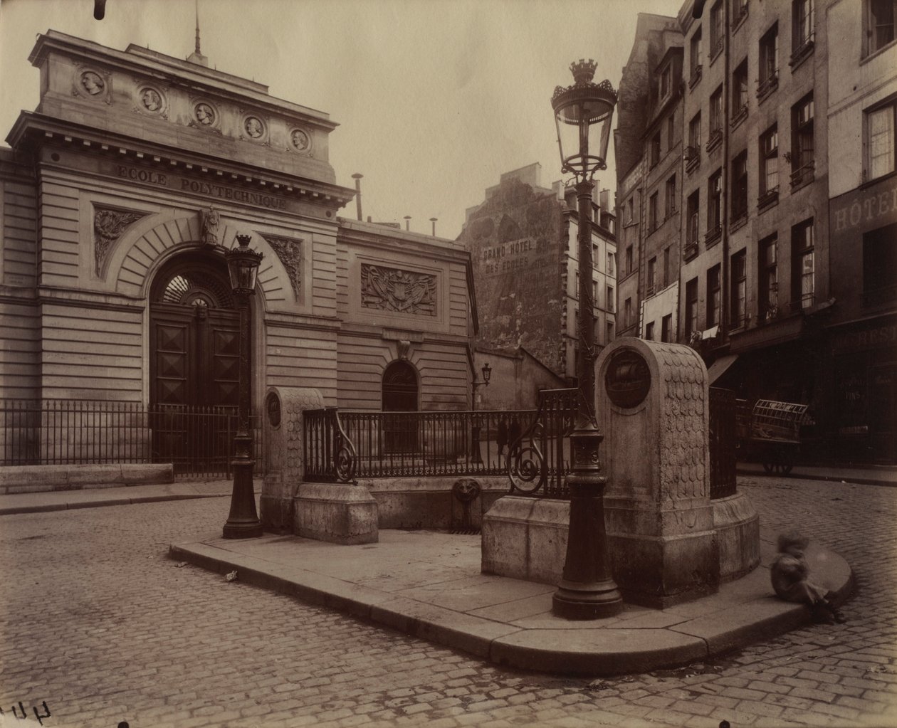 LÉcole Polytechnique Çeşmesi, 1902. by Eugène Atget