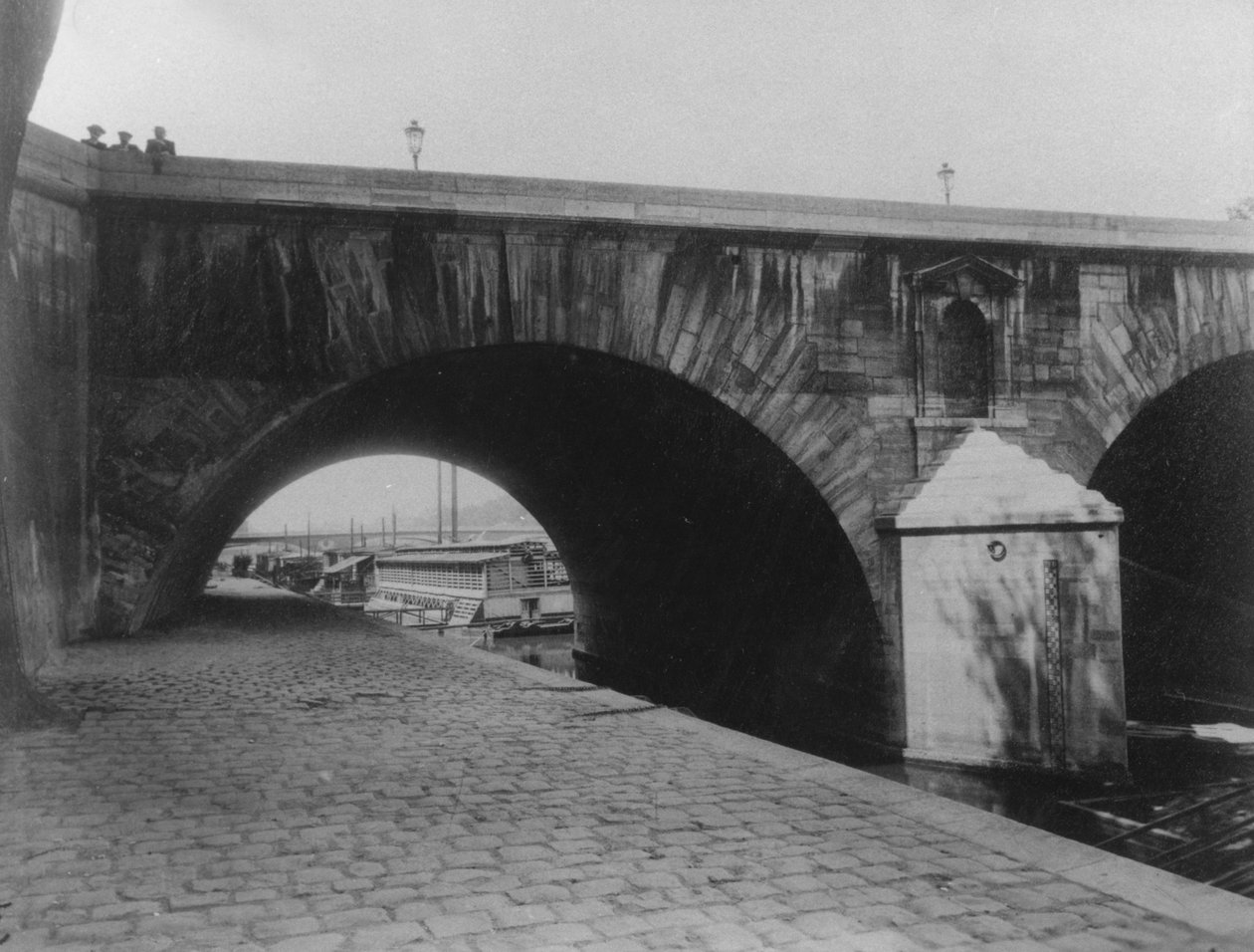 Quai dAnjou, Pont Marie, Paris (4. Bölge), 1911 by Eugène Atget
