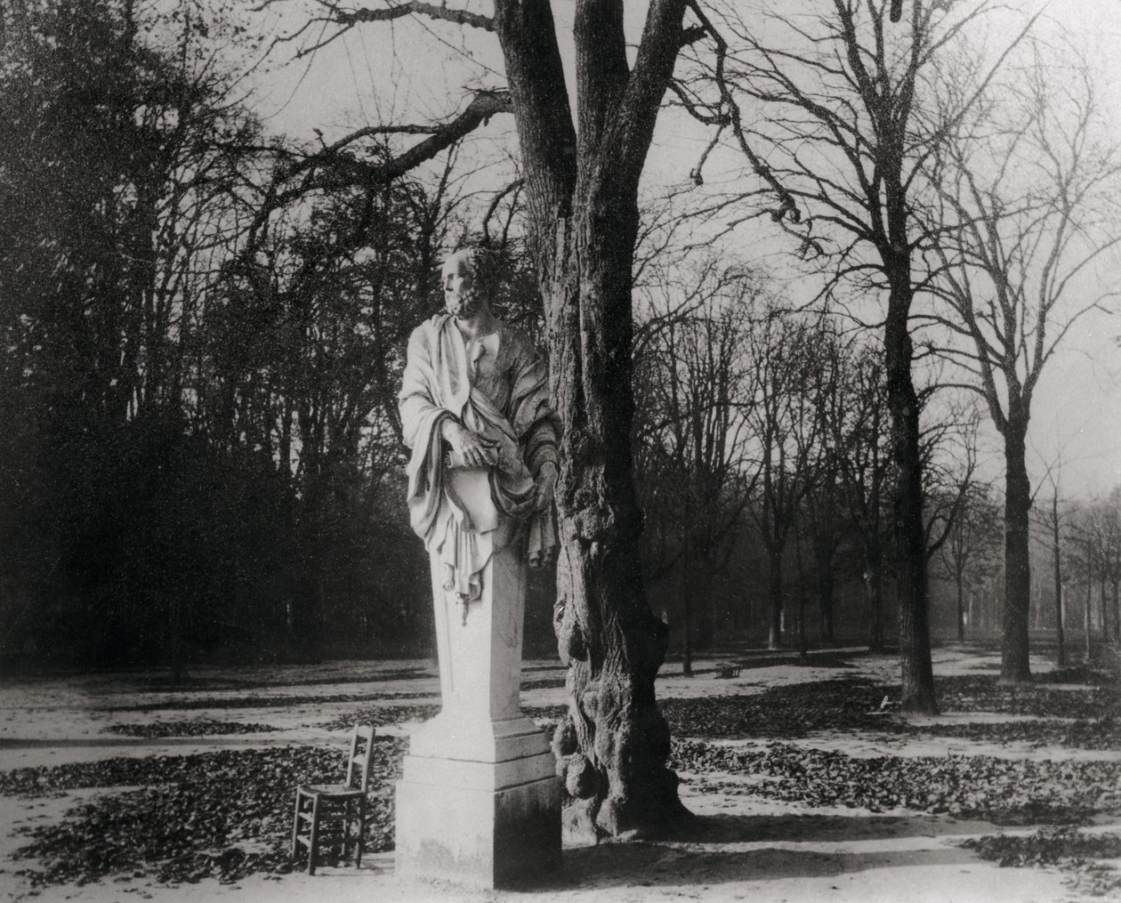 Heykel, Tuileries Bahçesi, Paris by Eugène Atget