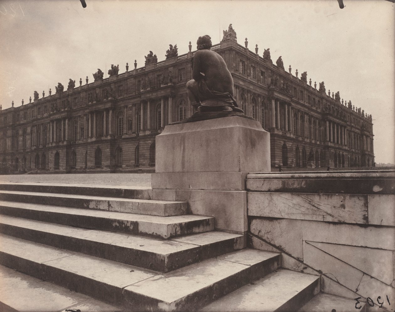 Versay, İffetli Venüs, 1922-1923. by Eugène Atget