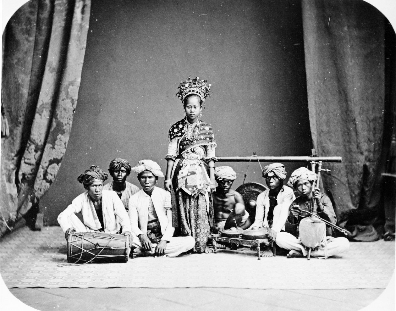 Batavia Dans Eden Kız, 1870