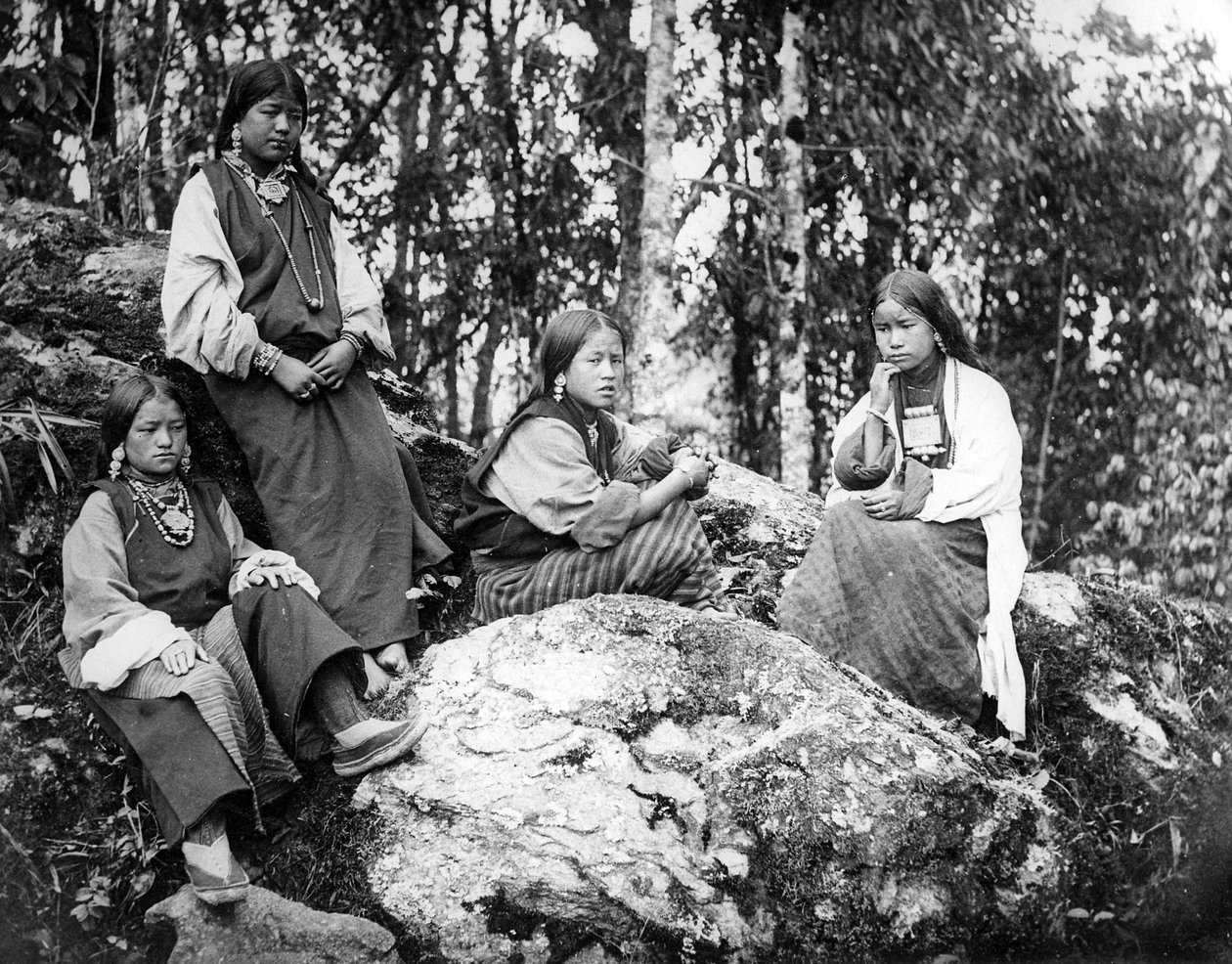 Himalaya Kadınları, c.late C19th by European Photographer