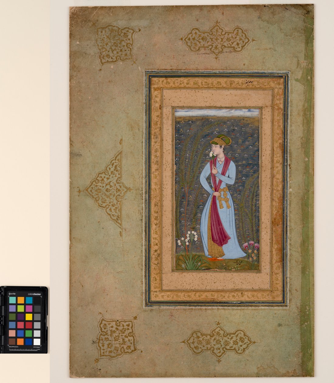 Bir nergis sapı tutan yakışıklı bir genç, c.1610 (kağıt üzerinde opak suluboya ve altın rengi) by Farrukh Beg