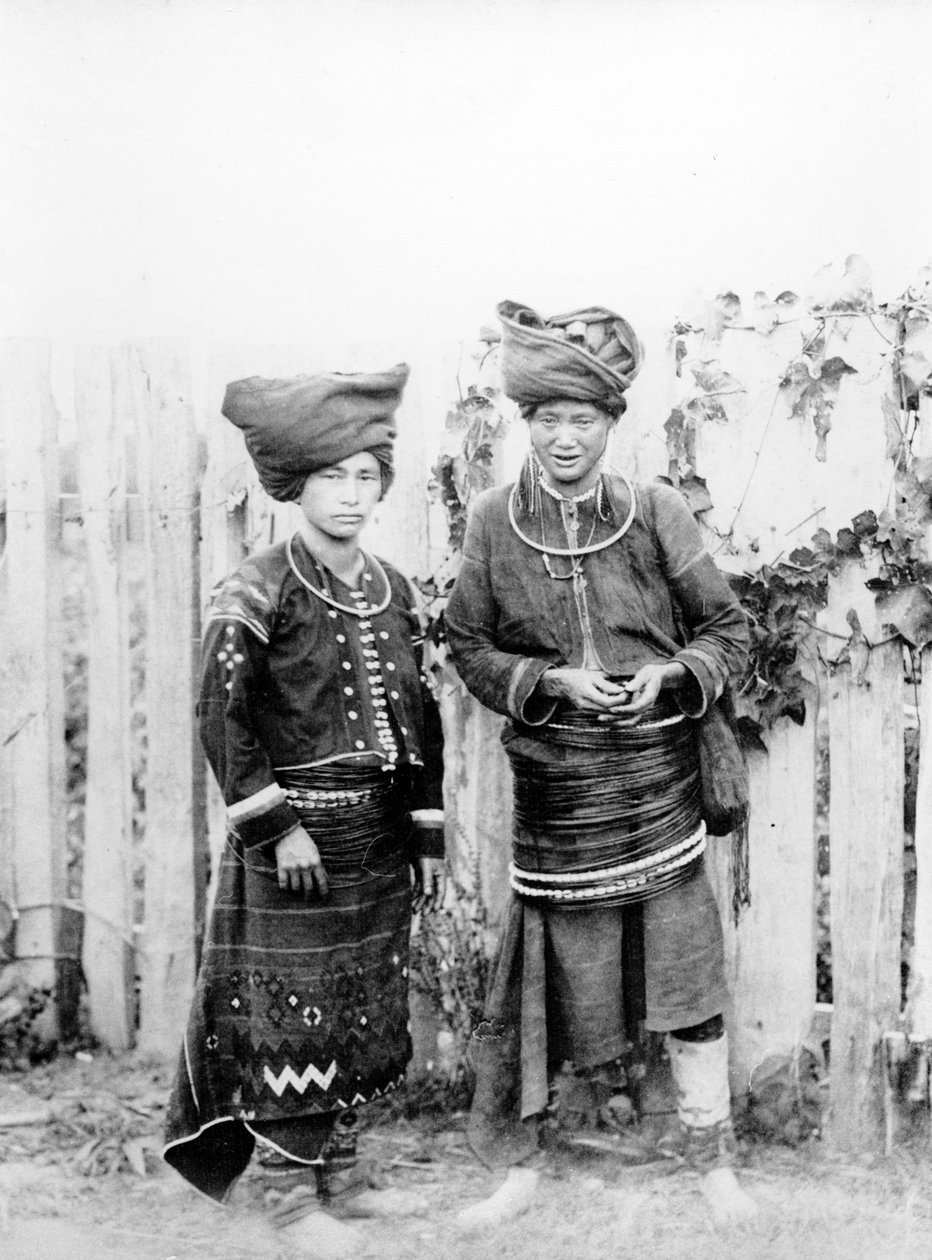 Kaçin Kadınlar, c.1870 by Felice Beato