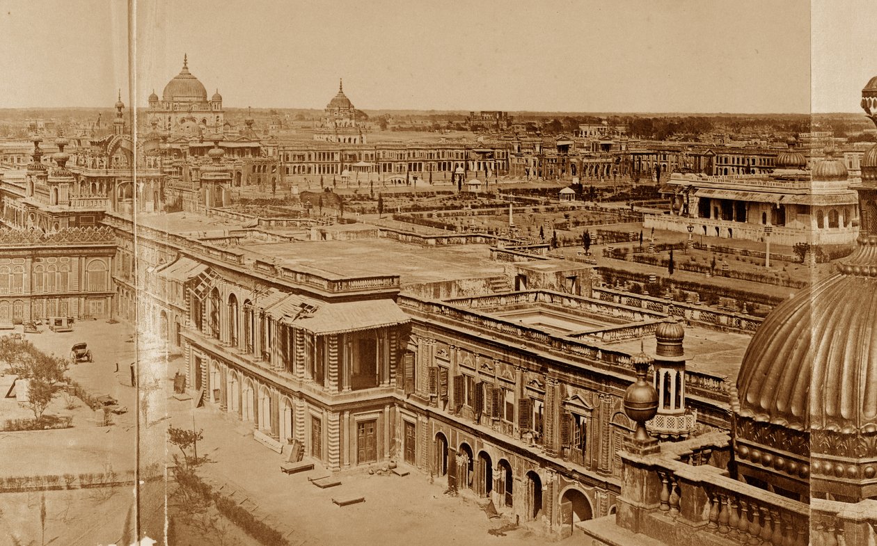 Lucknow, Residency Avlularının Panoramik Görünümü by Felice Beato