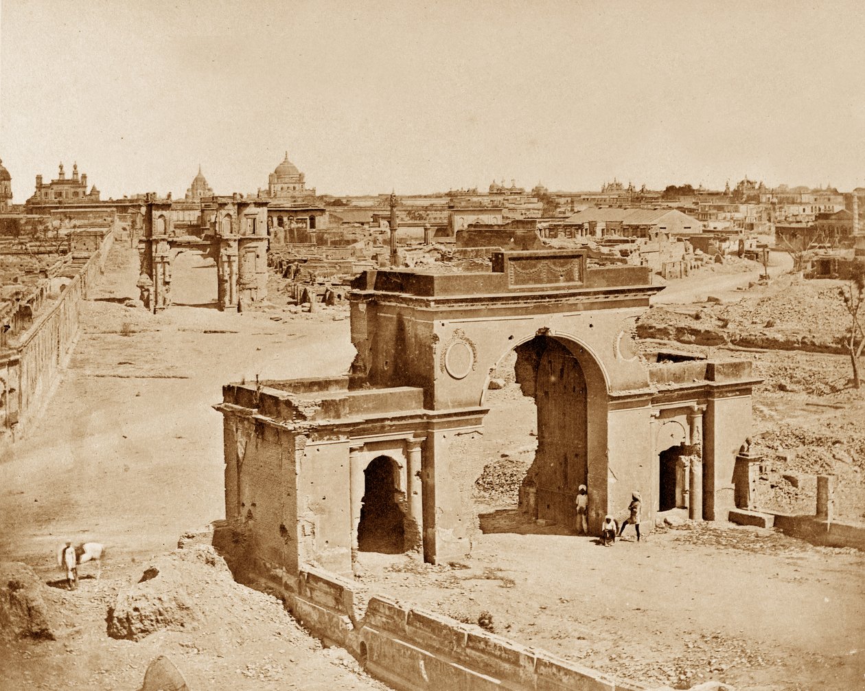 Bailee Muhafız Kapısı, Lucknow by Felice Beato