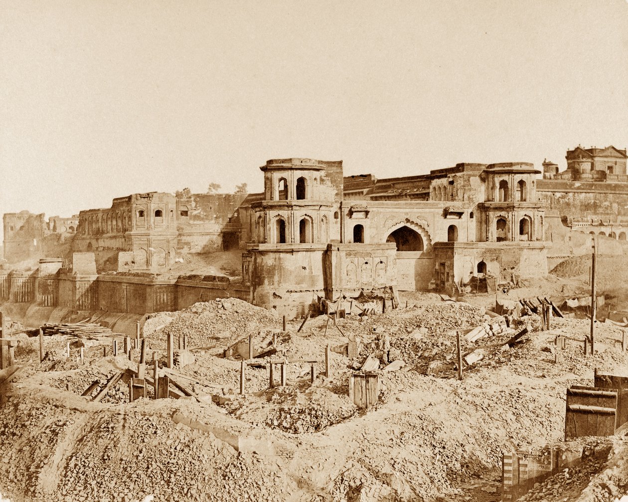 Munchee Bau veya Lucknow Eski Kalesi by Felice Beato