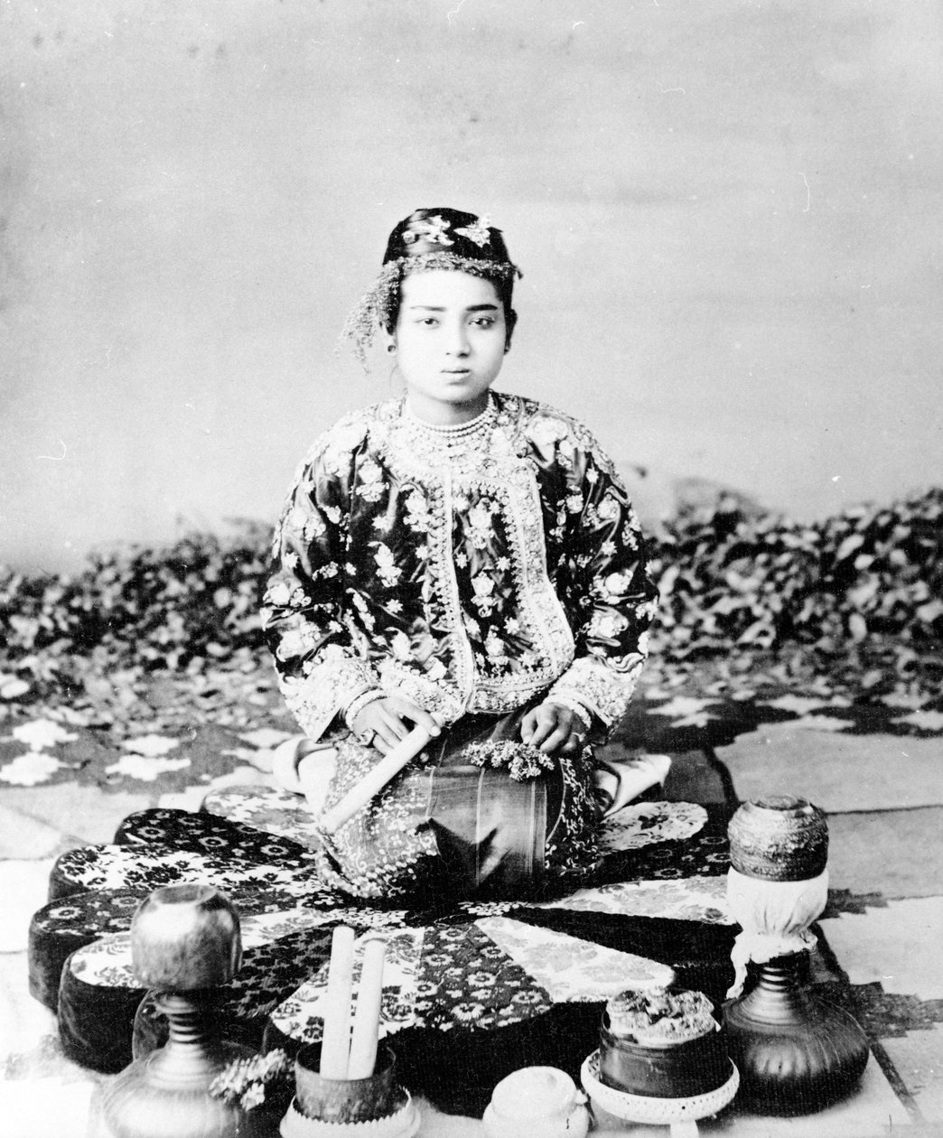 Purolu Genç Birmanyalı Kadın, Mandalay, 1875 dolayları by Felice Beato