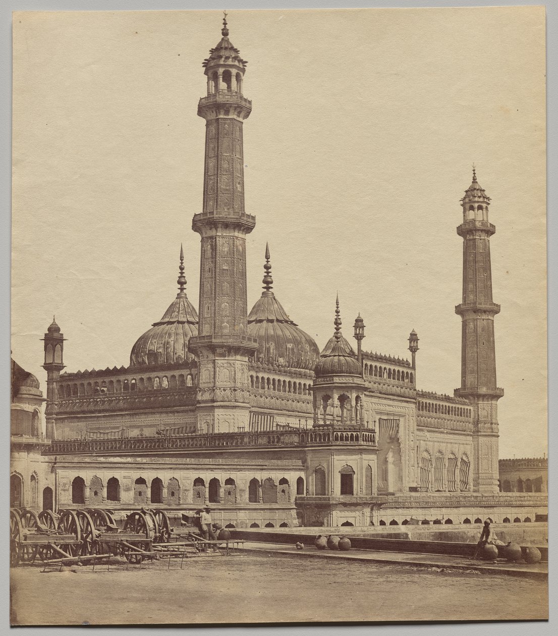 Cami, Asaf-ud-Daula'nın İmambara'sının İçinde by Felice A. Beato