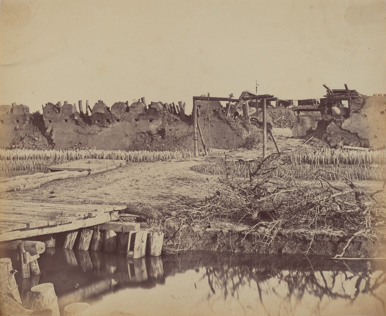 İngiliz Girişini Gösteren Kuzey Kalesi Dışı, 21 Ağustos 1860 by Felice Beato
