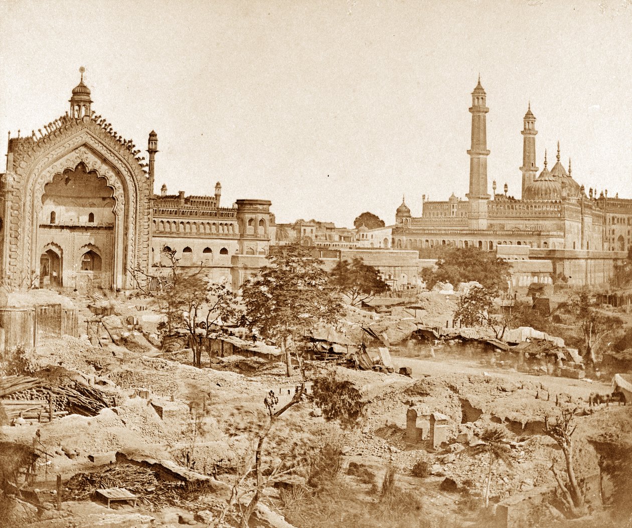 Room-i-darwazar veya Konstantinopolis Kapısı, Lucknow by Felice Beato