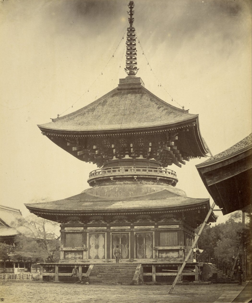 Tek katlı Pagoda, Hachiman Tapınağı, Kamakura by Felice Beato