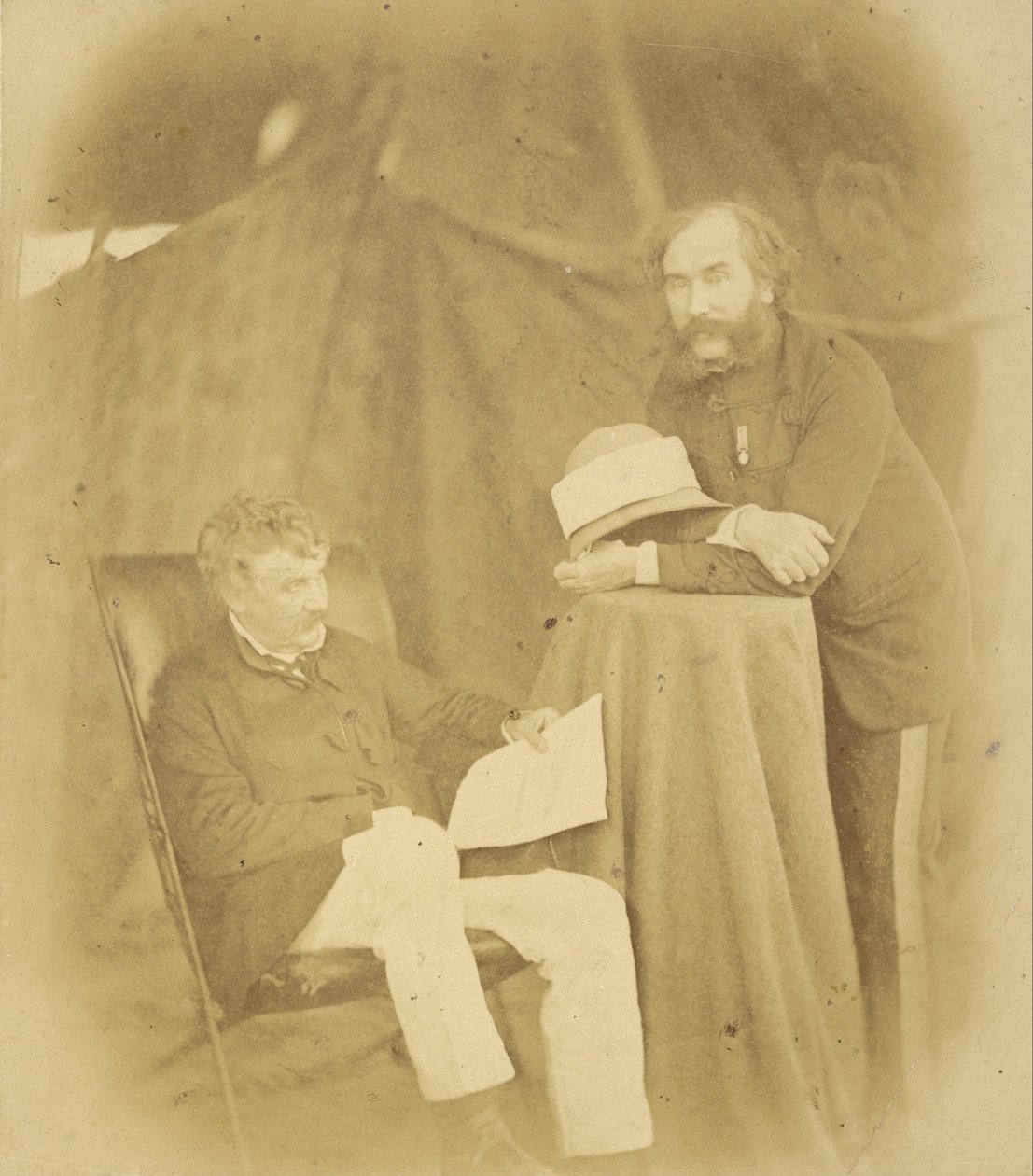 Sir Henry Drury Harness, KCB, Albay Komutan, Kraliyet Mühendisleri ve Albay Robert Abercromby by Felice Beato