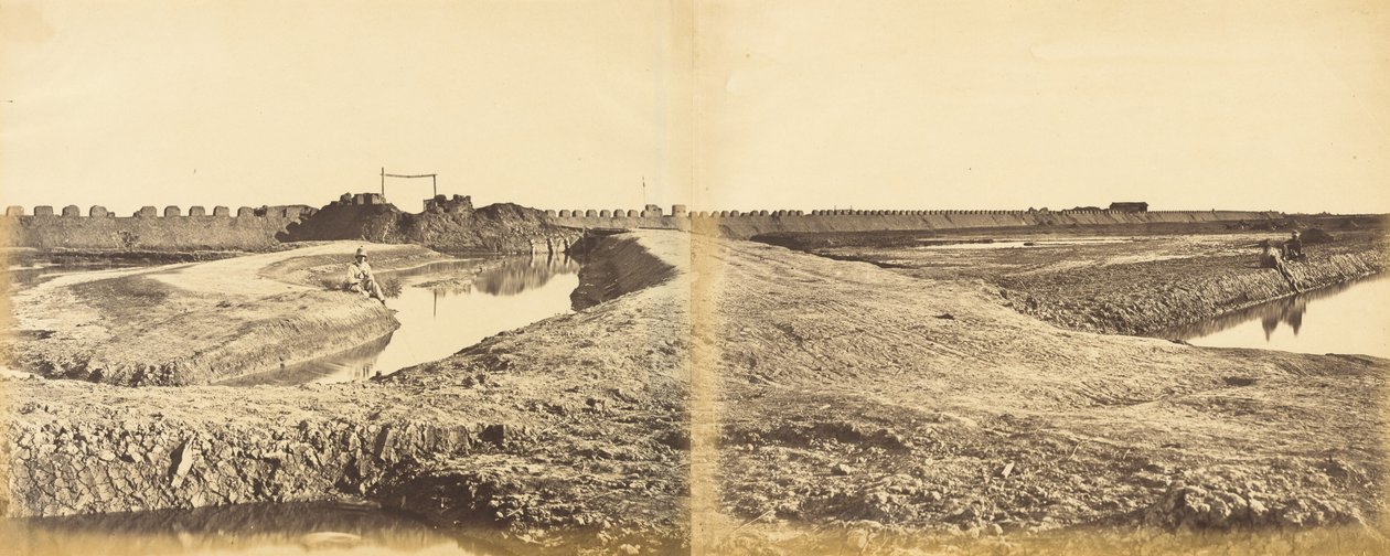 Tangkoo Kalesi, Yakalanmasından Sonra, Fransız ve İngiliz Girişini Gösteriyor, 10 Ağustos 1860, 1860. by Felice Beato