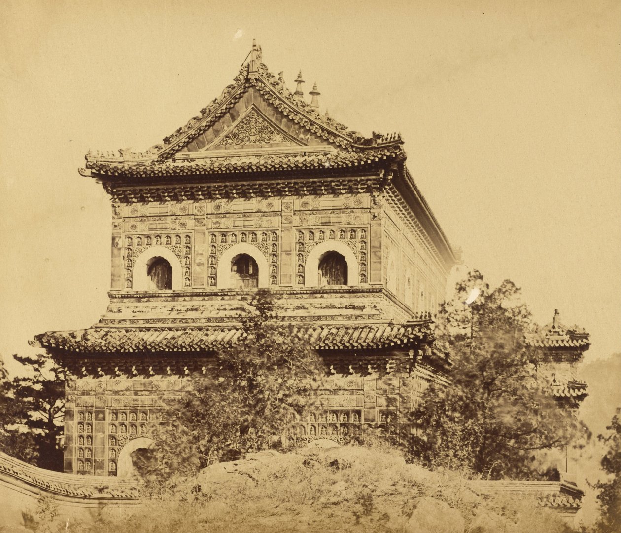 Büyük İmparatorluk Porselen Sarayı (Yuan Ming Yuan), Pekin, Ekim 1860 by Felice Beato