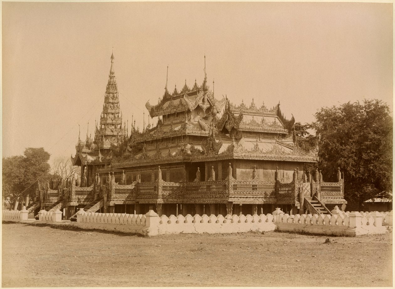 Nan-U Human-Se, Shwe-Kyaung, Mandalay, Burma, 19. yüzyılın sonlarında sarayda (albüm baskısı) by Felice Beato