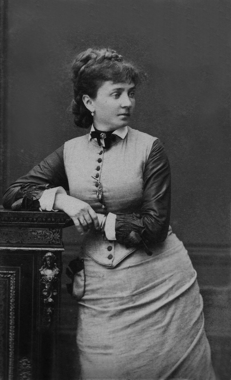 Bayan Henriette Petit de Verissey, fotoğraf Mulnier tarafından 1867'deki Paris dünya fuarı sırasında çekilmişti. by Ferdinand Mulnier