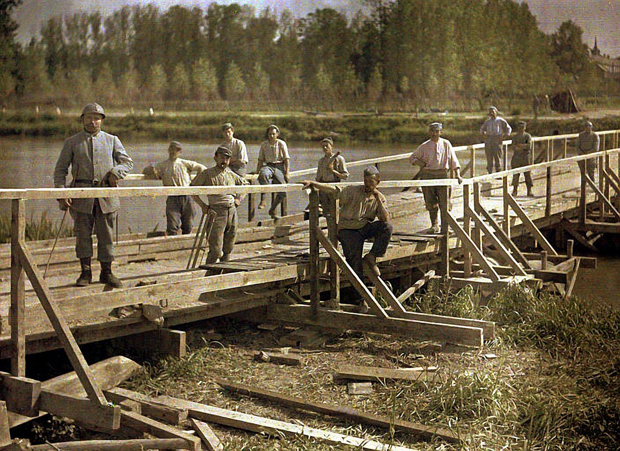 French soldiers from a special unit building a wooden bridge across the Aisne, Soissons, France, 1917 (autochrome) by Fernand Cuville