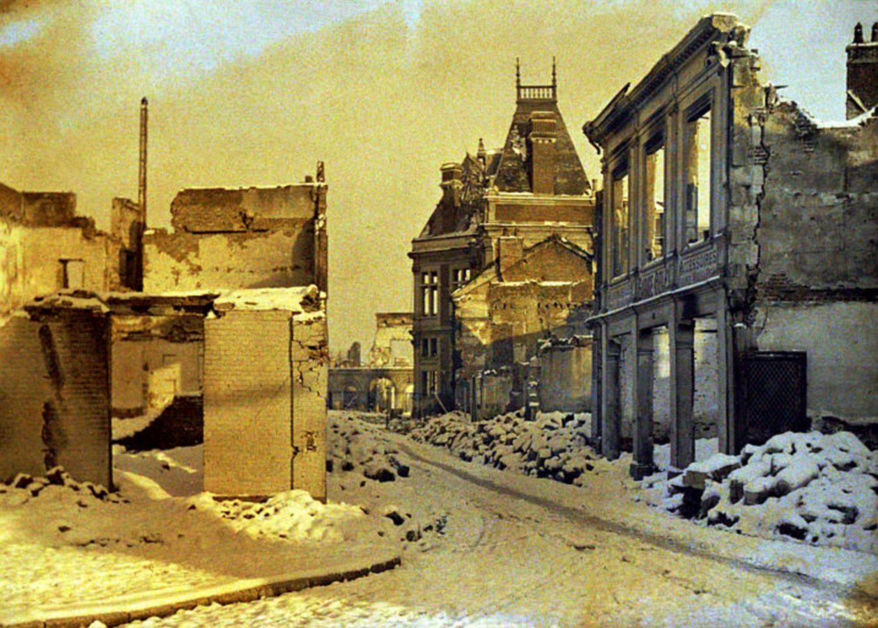 Chauny, Aisne, Fransa, 1917 (otokrom) by Fernand Cuville