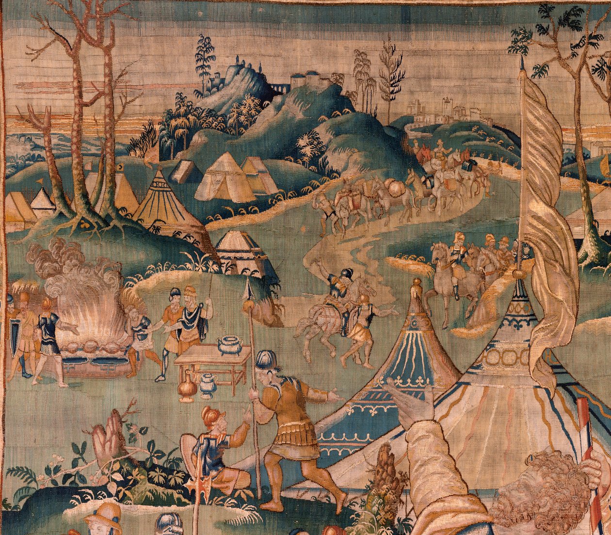 Flaman halısı. Granikos Nehri yakınında askeri kamp. Oudenaarde Atölyesi. 377x393cm. Env 83104-9 /00011. 17. yüzyıl. by Flemish School