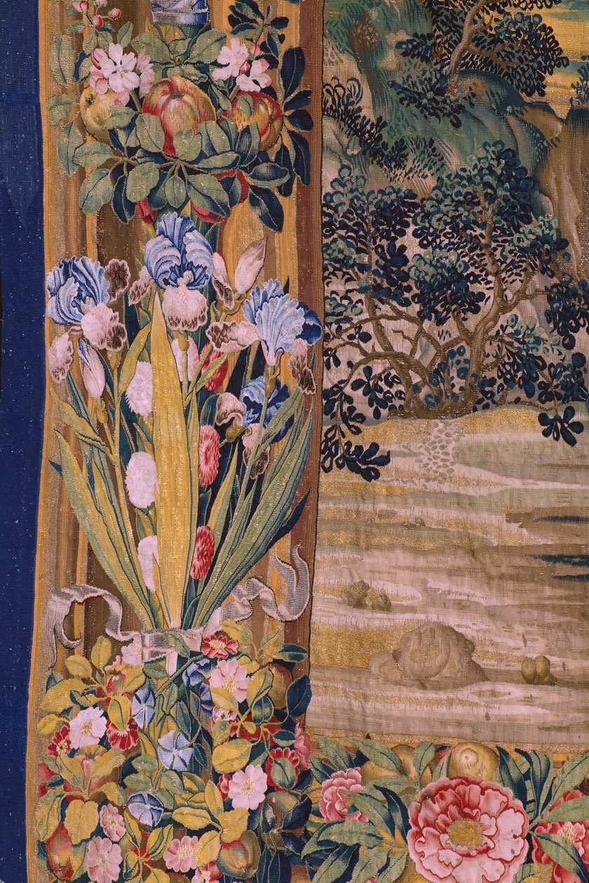 Flaman halısı. Seri The Apocalypse: Aziz Michael ejderhayı yenerken. Atelier Willem Dermoyen, Brüksel. Yaklaşık 1553-1555. Detay. by Flemish School