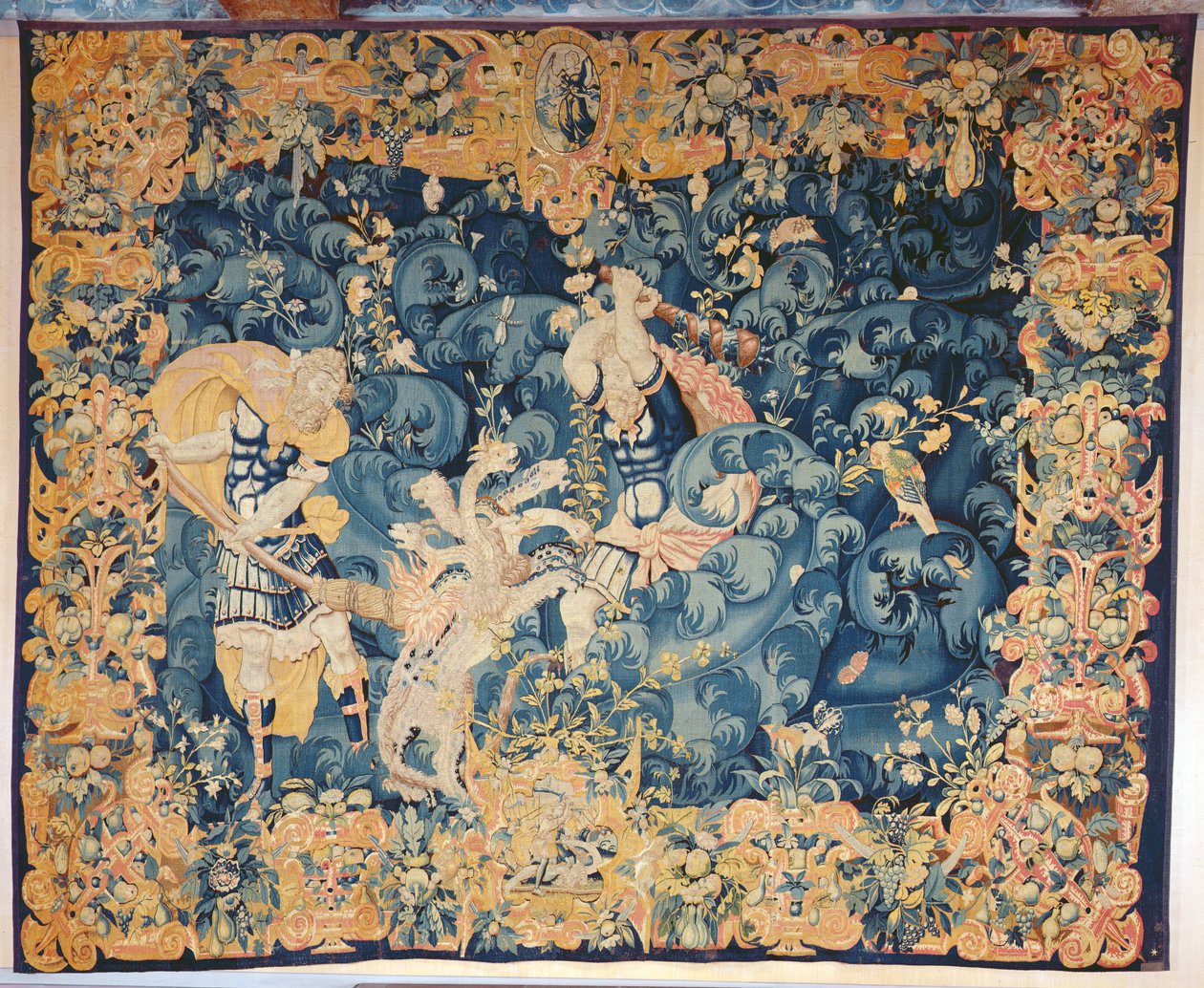 Herkül ve Lernaean Hydra, Audenarde Atölyesi (yün ve ipek duvar halısı) by Flemish School