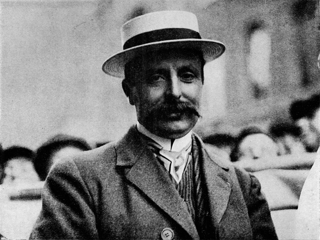 Kanalın fatihi: Louis Bleriot, 1909 1933. by Flight Photo