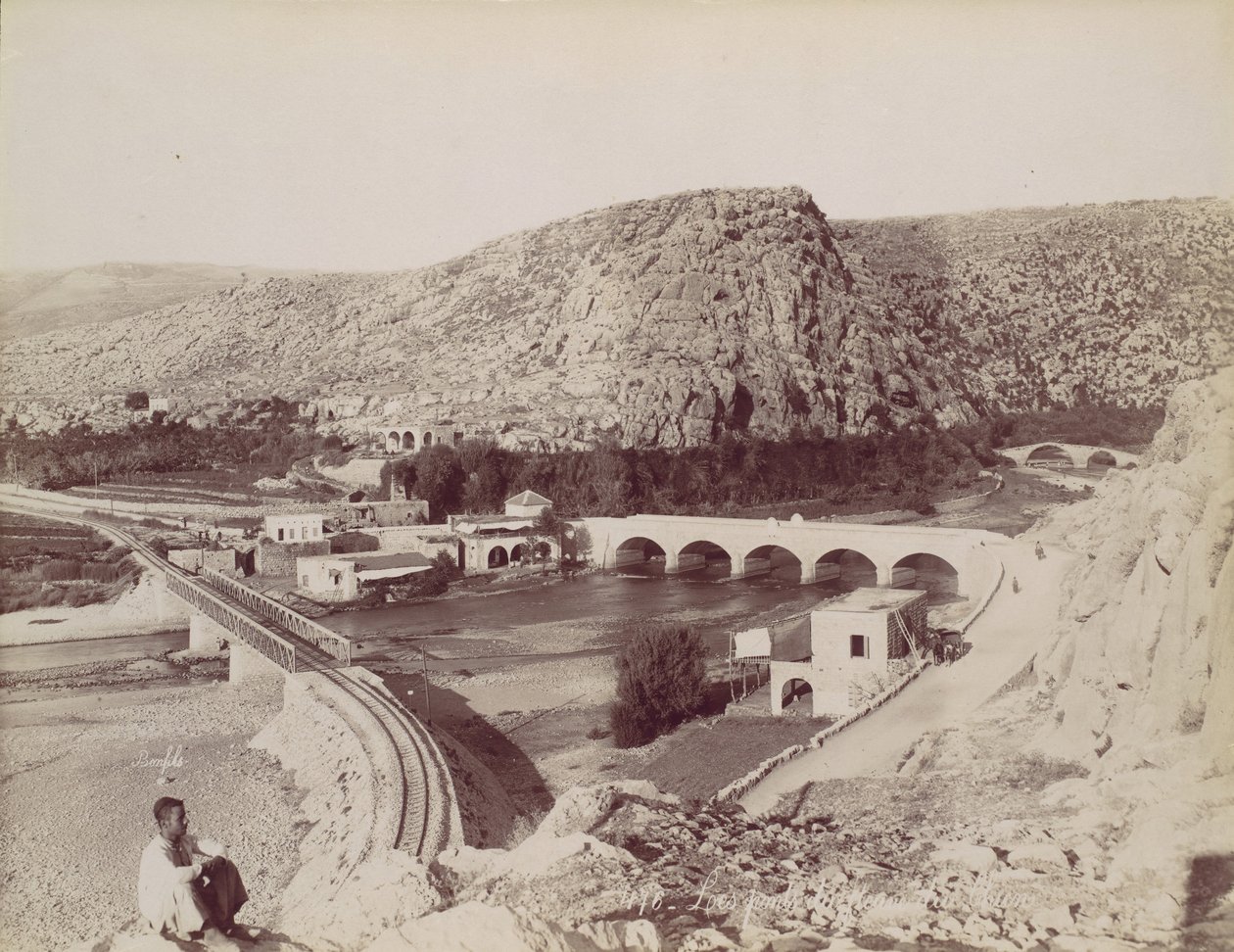 Köpeğin Çiçeğinin Köprüleri [Nehir], yakl. 1880. by Félix Bonfils