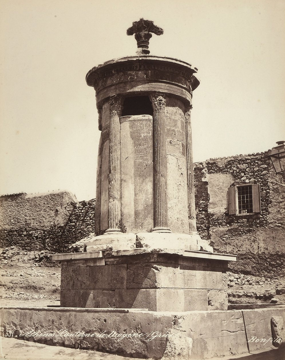 Atina şehrinde bulunan Lysicrates Anıtı by Félix Bonfils