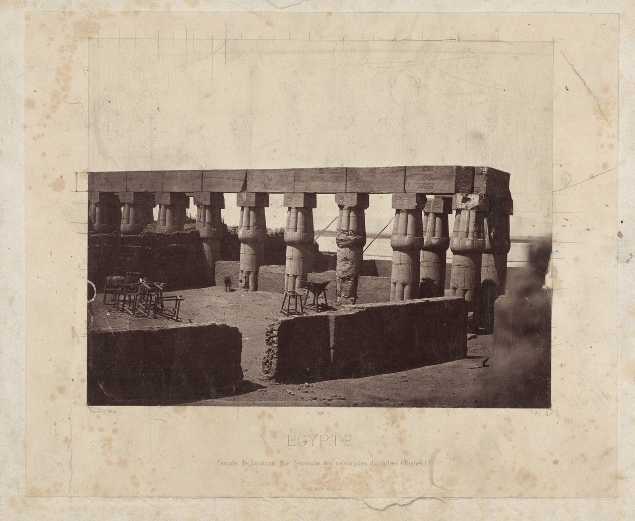 Restanten van de Luxortempel Luksor Tapınağı, orta sıra sütunların genel görünümü (Thebes) (nesne üzerindeki başlık) Mısır (nesne üzerindeki seri başlığı) by Félix Bonfils