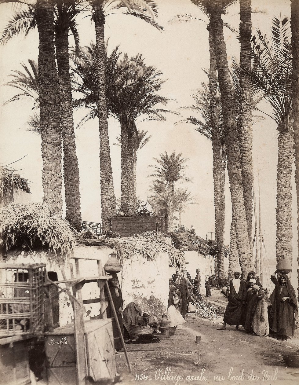 Nil kıyısında köy by Félix Bonfils