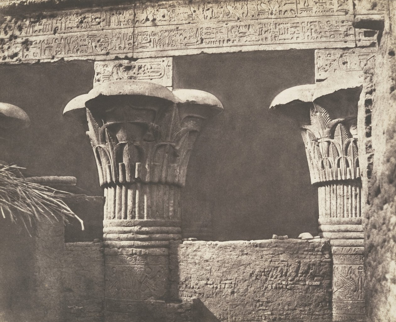 Esneh Latopolis, Sandy İnşaat - Arşitrav, Şaftlar ve Başlıklar, 1851-52. by Félix Teynard