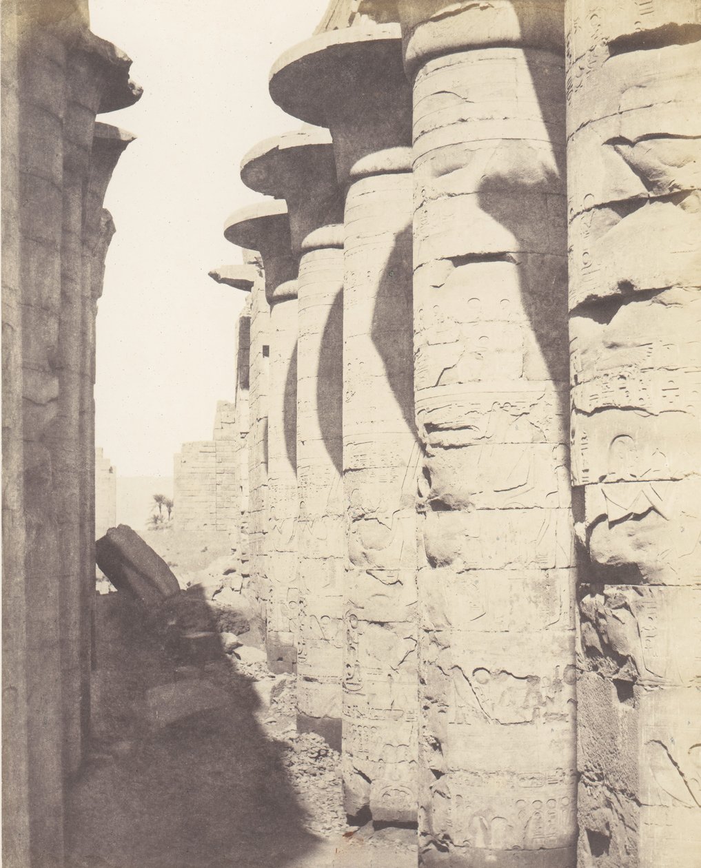 Karnak Thebes, Saray - Hipostil Salonu - Merkez Sütunlu Görülen ..., 1851-52, 1853-54 basılmış. by Félix Teynard