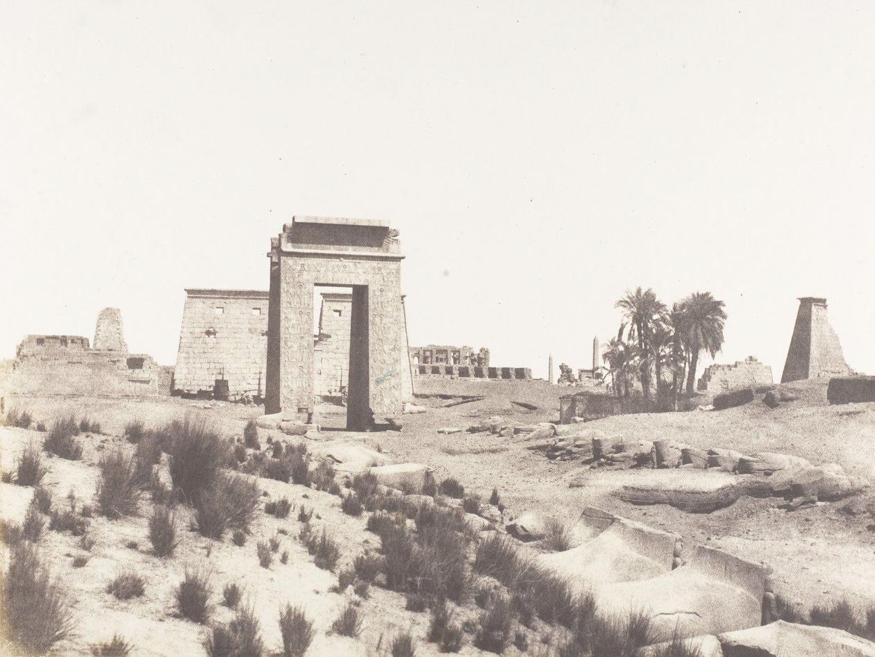 Karnak Thebes, B Noktasından Alınan Harabelerin Genel Görünümü, 1851-52, 1853-54 basımı. by Félix Teynard