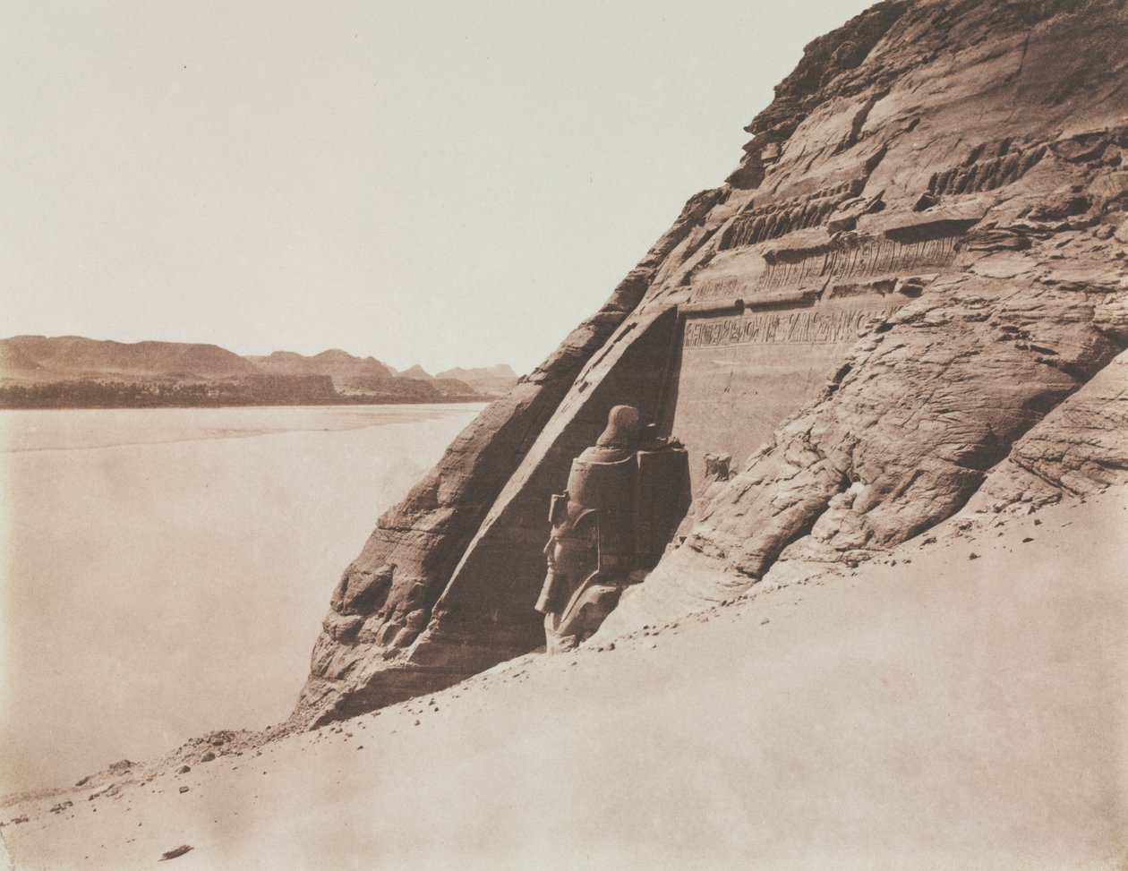 Büyük Speos - Kum Yamacından (Ramses Tapınağı II), Abu Simbel'den alınan görünüm by Félix Teynard