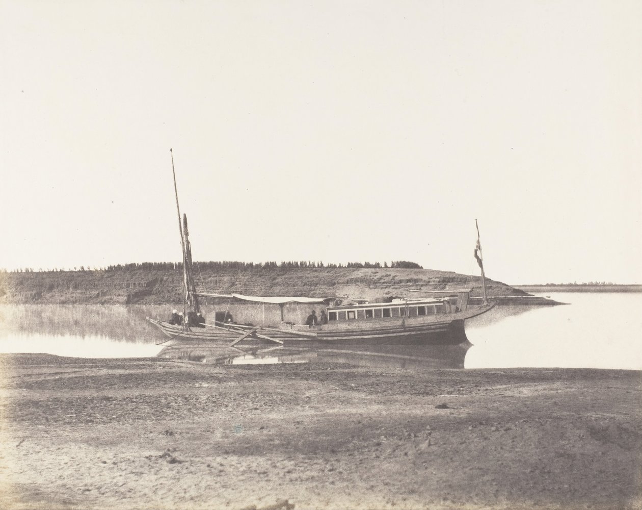 Louksor, Petit Bras du Nile - Voyageurs Barque, 1851-52, 1853-54 basılmış. by Félix Teynard