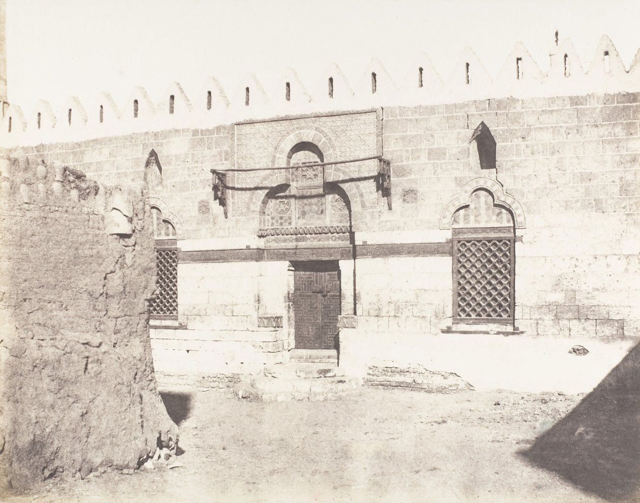 Souâdj, Mourad-Bey Türbesi - Cami Girişi, 1851-52, 1853-54 basılmış. by Félix Teynard