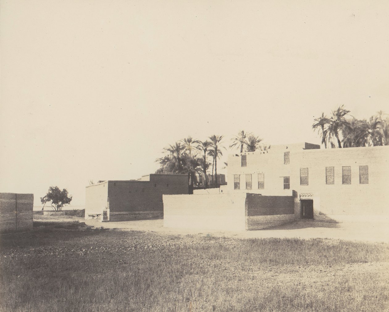 Syout, Nil Kenarındaki Arap Konutları, 1851-52, 1853-54 basılmış. by Félix Teynard
