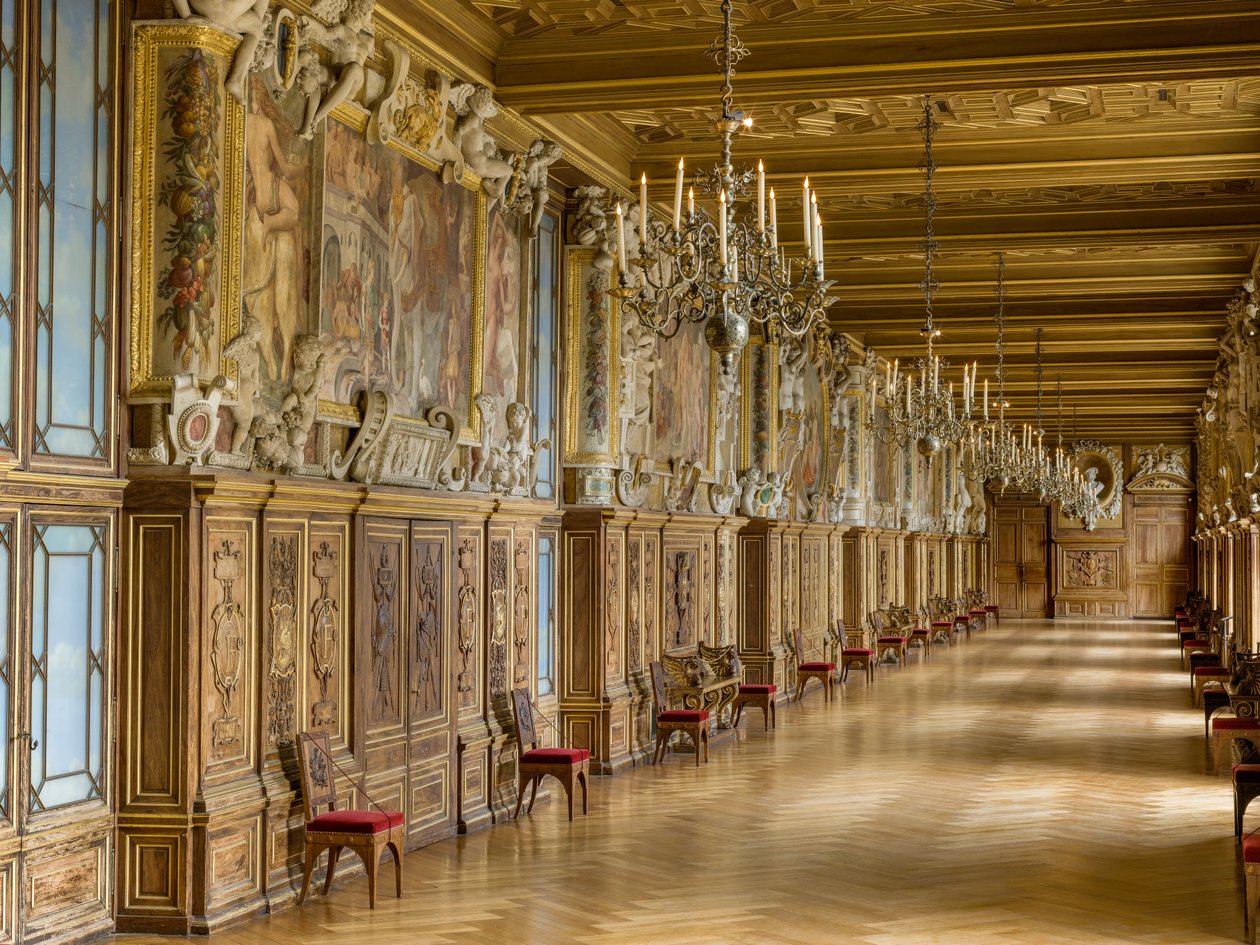  by Fontainebleau School