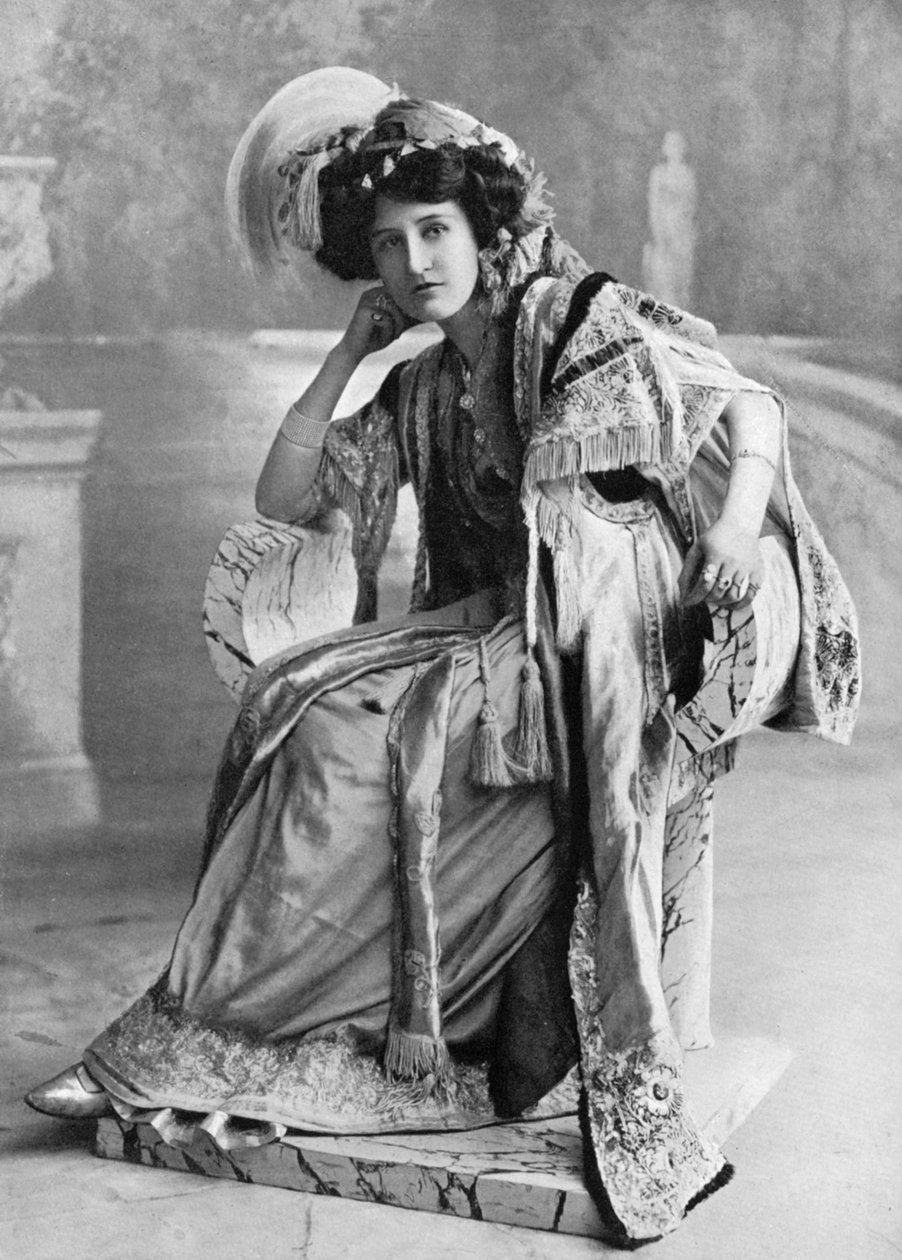 Elizabeth Firth, 1908-1909. by Foulsham and Banfield