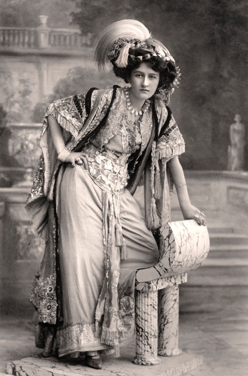 Elizabeth Firth, oyuncu, 1908. by Foulsham and Banfield