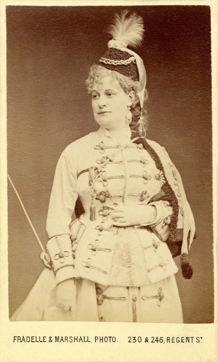1867 Londra yapımında (Covent Garden) rol oynayan Emily Soldene ile Offenbach'ın 'La Grande-Duchesse de Gérolstein' (opéra-bouffe) by Fradelle & Marshall