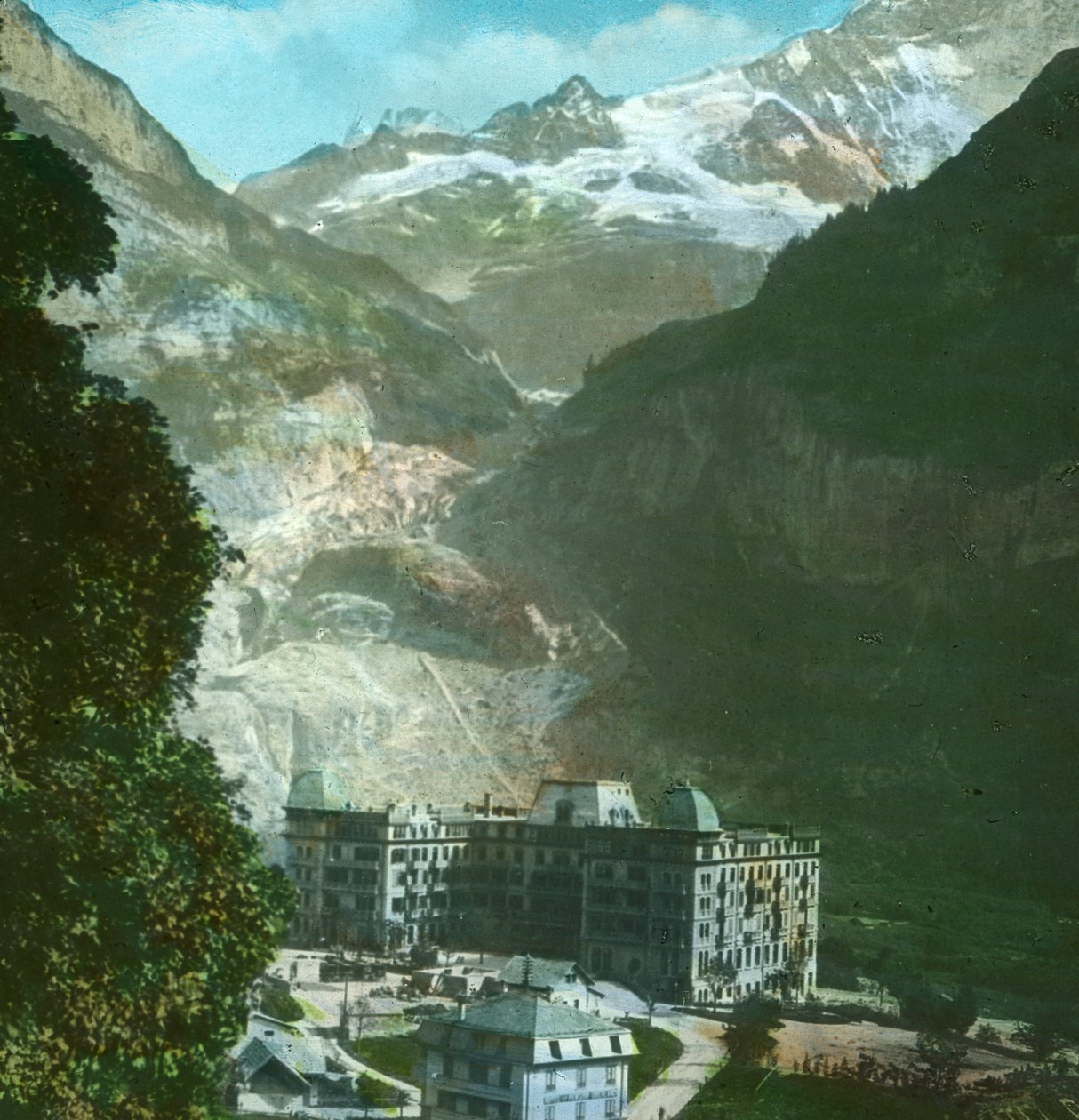 Bear Hotel, buzul ve Fiescherhorn, Grindelwald, İsviçre, 19. yüzyılın sonları - 20. yüzyılın başlarında. by Fradelle and Young